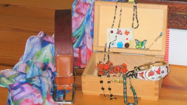 Schals, Taschen und Modeschmuck Schals, Taschen und Modeschmuck